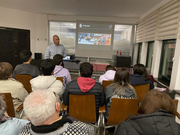 Read more about the article İletişim ve Liderlik Seminerlerinde Buluştuk